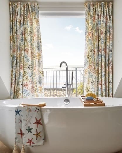 bathroom-curtain-ideas-window-image-9